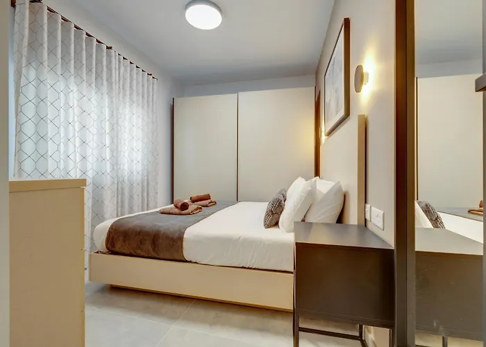 Sliemas Finest Fresh And Stylish Apartament Sliema